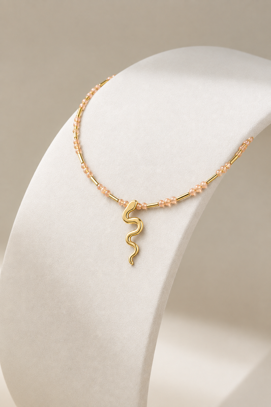 Choker de cobra de canutilhos